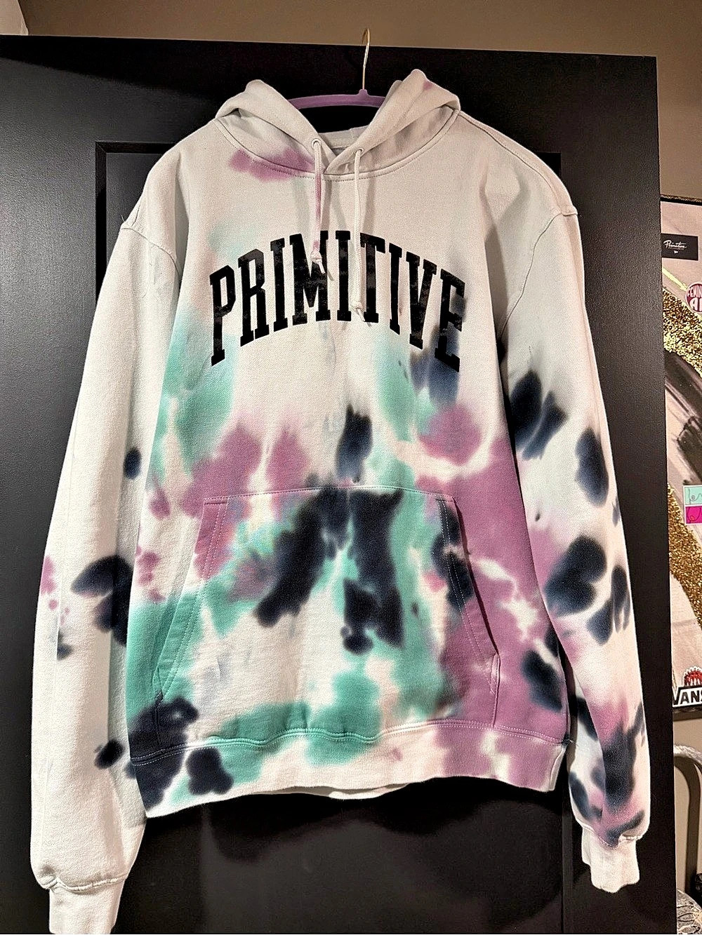 Primitive Tie-Dye Pullover Hoodie in White & Purple sz S